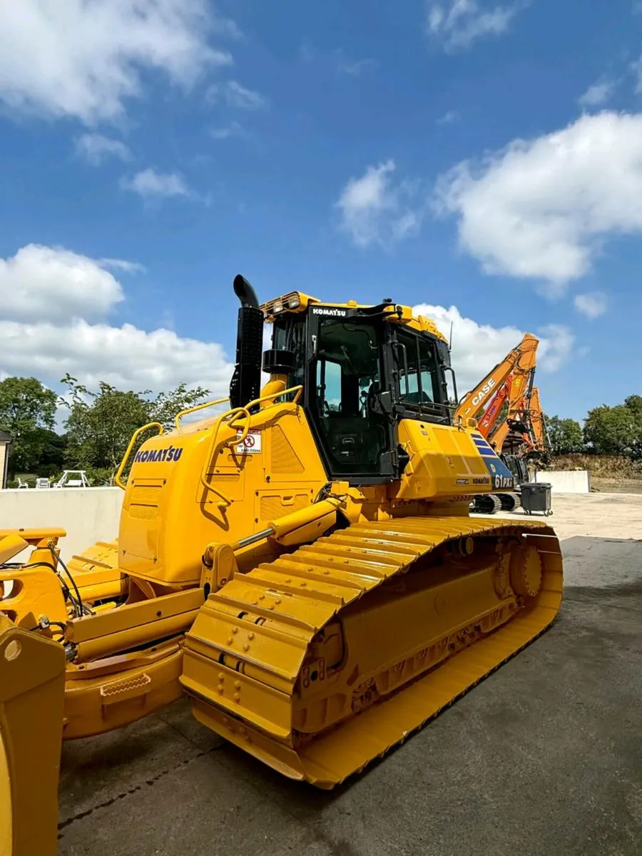 Komatsu dozer - Image 4