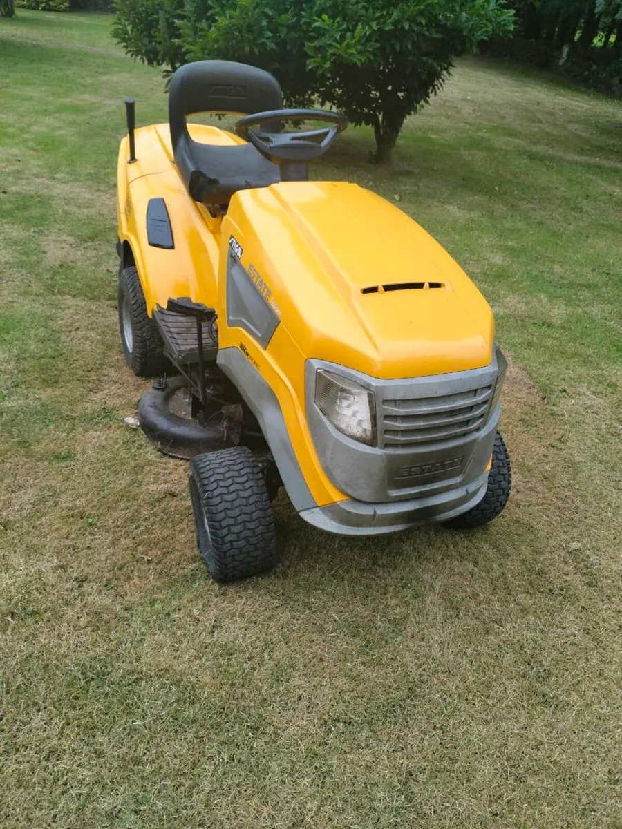 Ride on mower - Image 1