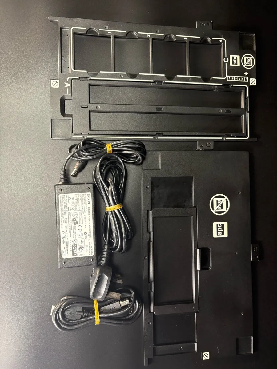 EPSON PERFECTION V500 PHOTO SCANNER - Image 4