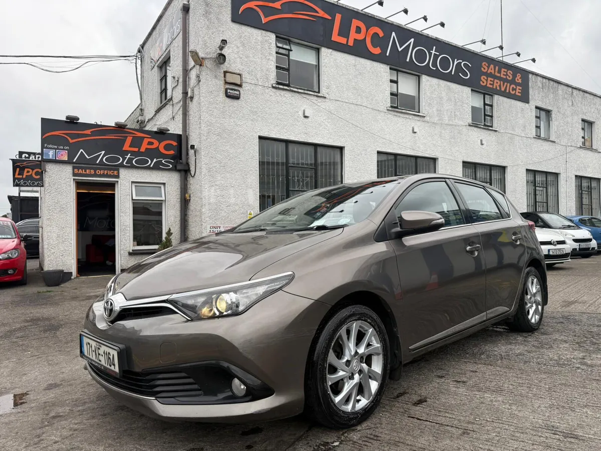 Toyota Auris 2017 - Image 1