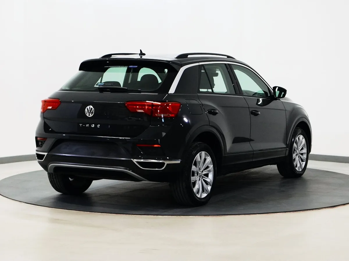 *84* 2018 Volkswagen T-Roc 1.5TSI SE EVO - Image 4