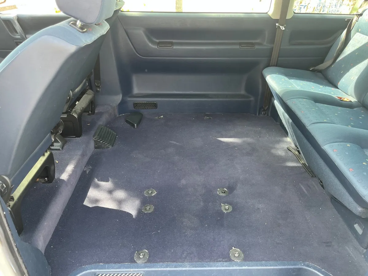 Volkswagen T4 Caravelle - Image 4