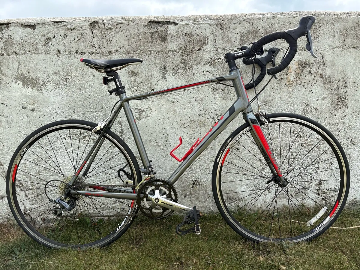 Giant Defy 5 - Image 1