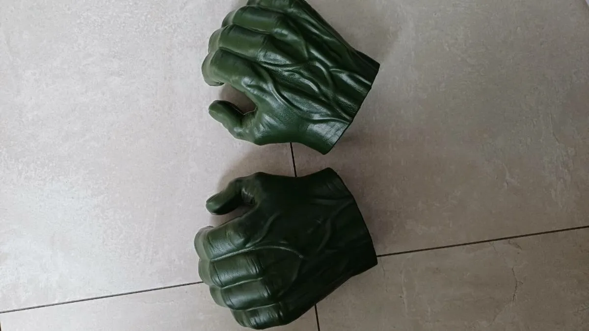 Hulk hands - Image 2