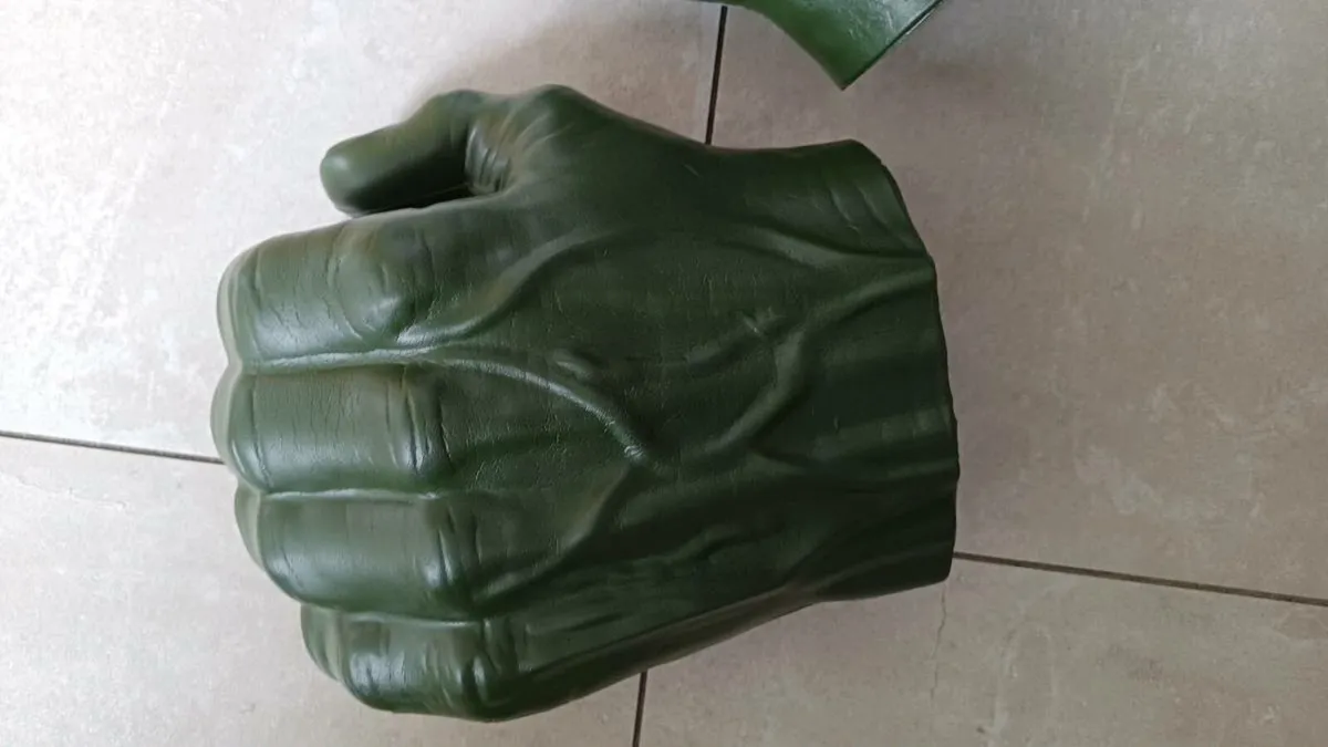 Hulk hands - Image 3
