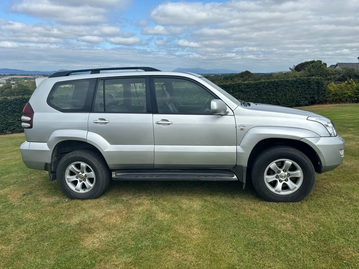 Toyota landcruiser crew cab - Image 3