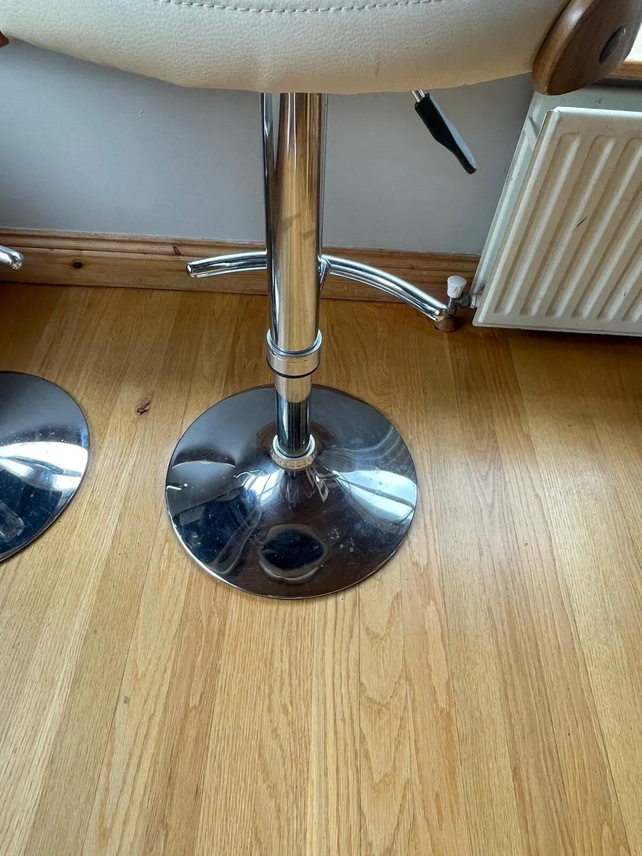 2 Kitchen Stools - Image 4