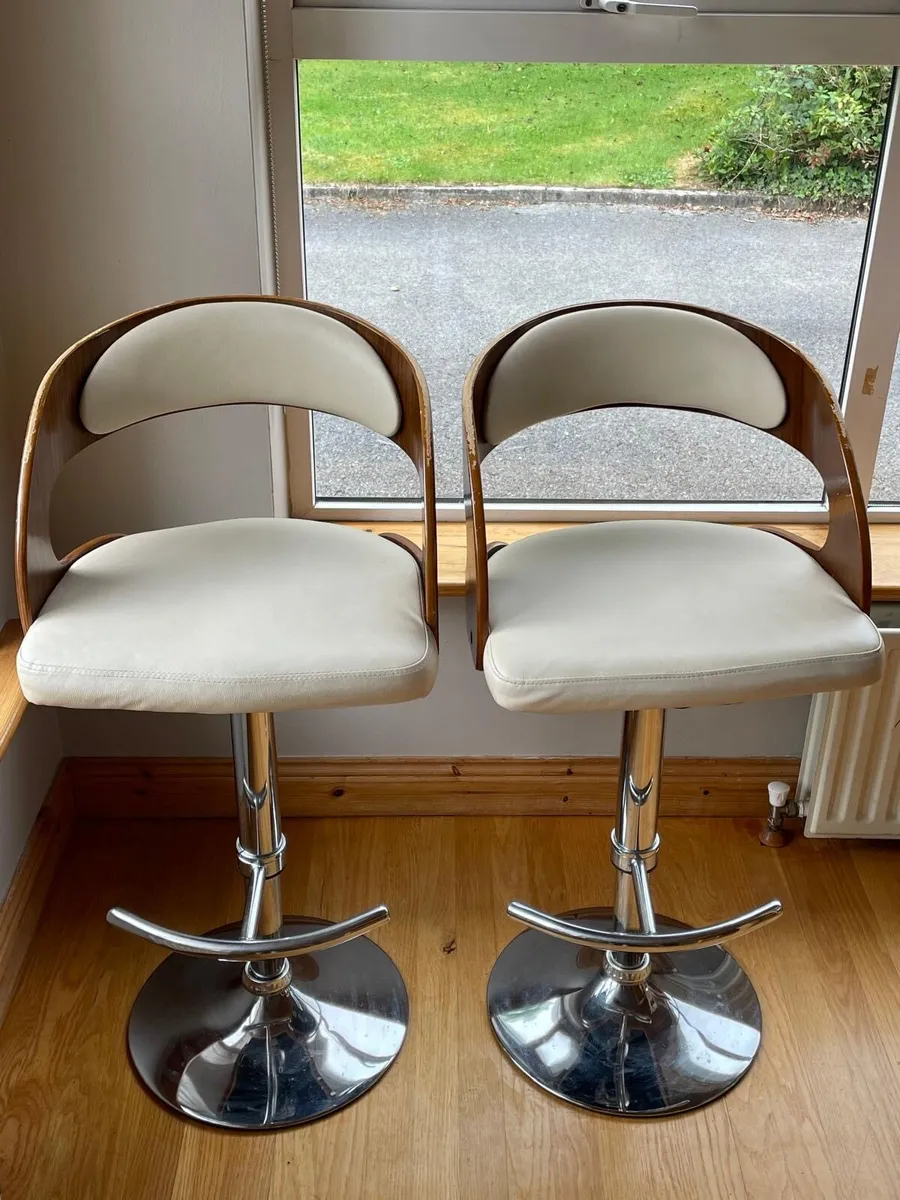 2 Kitchen Stools - Image 1