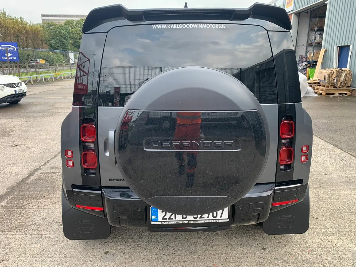 Land Rover Defender 2022 - Image 3
