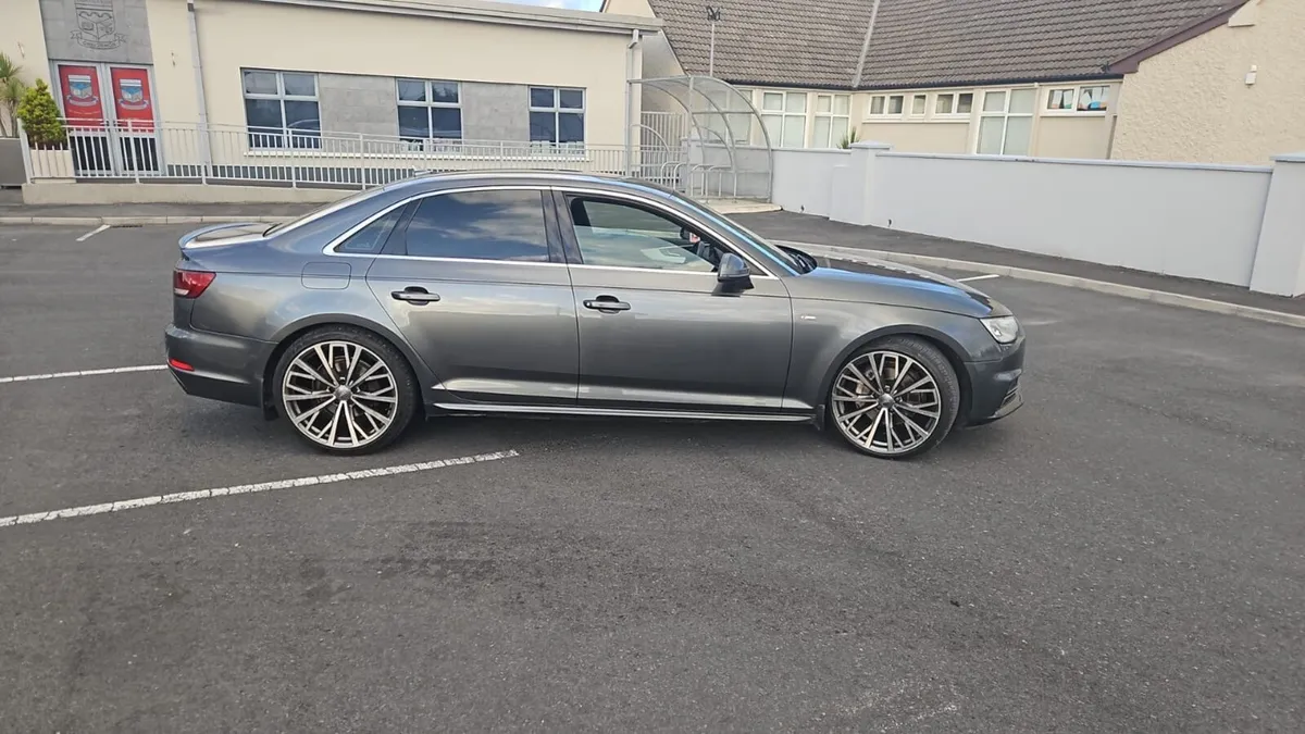 2018 S-Line Audi A4 (CAR IS NOT DAMAGED) - Image 2