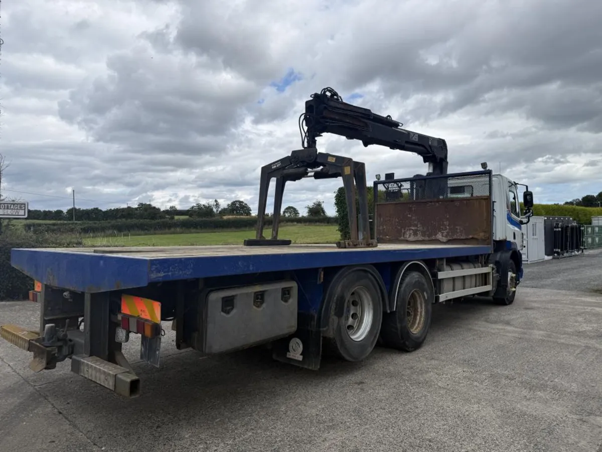 DAF 85CF 360 Crane & Block Grab **Online Auction** - Image 4