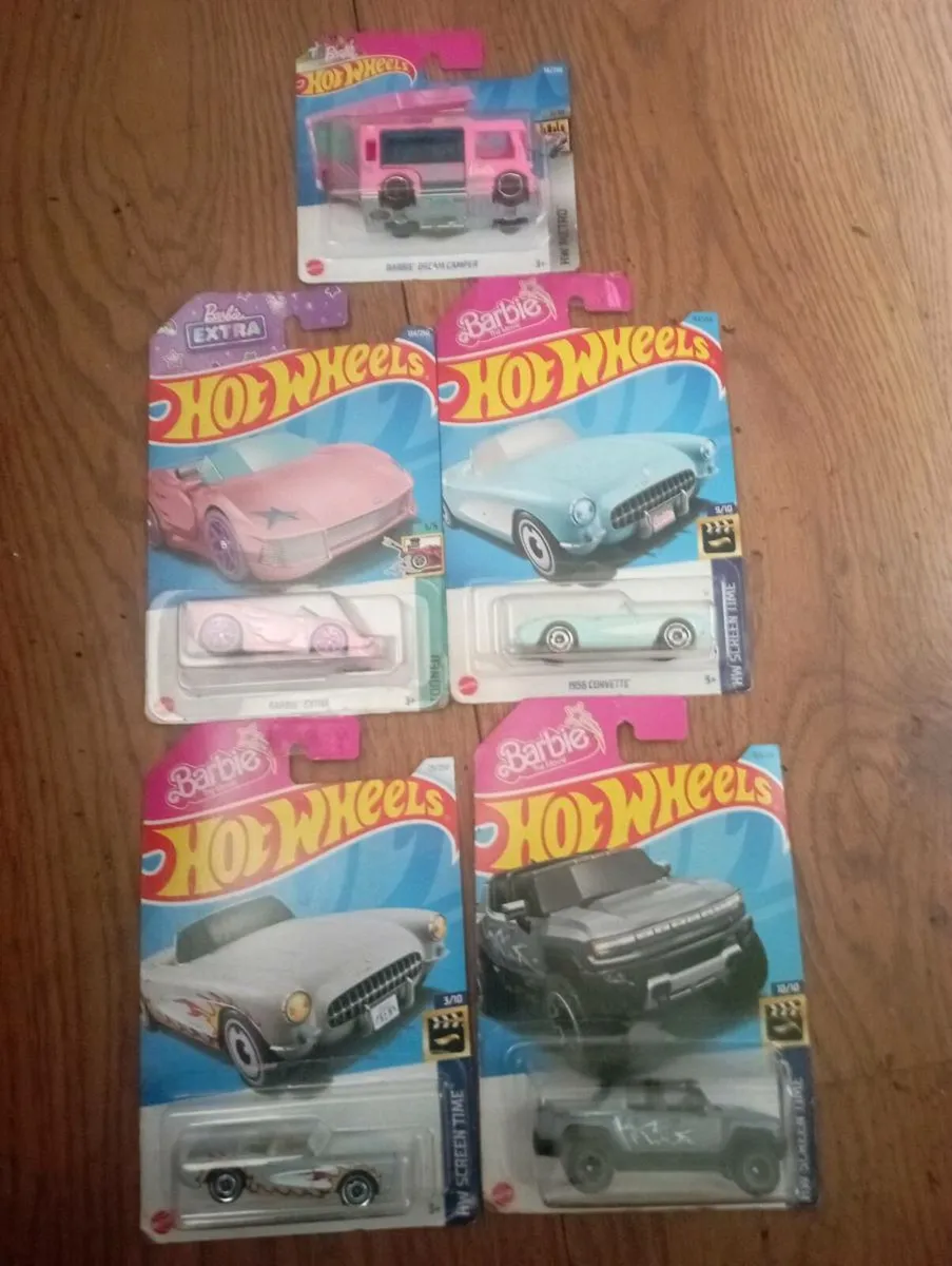 A COLLECTION HOT WHEELS BARBIE  DIE - CAST MODLES - Image 1