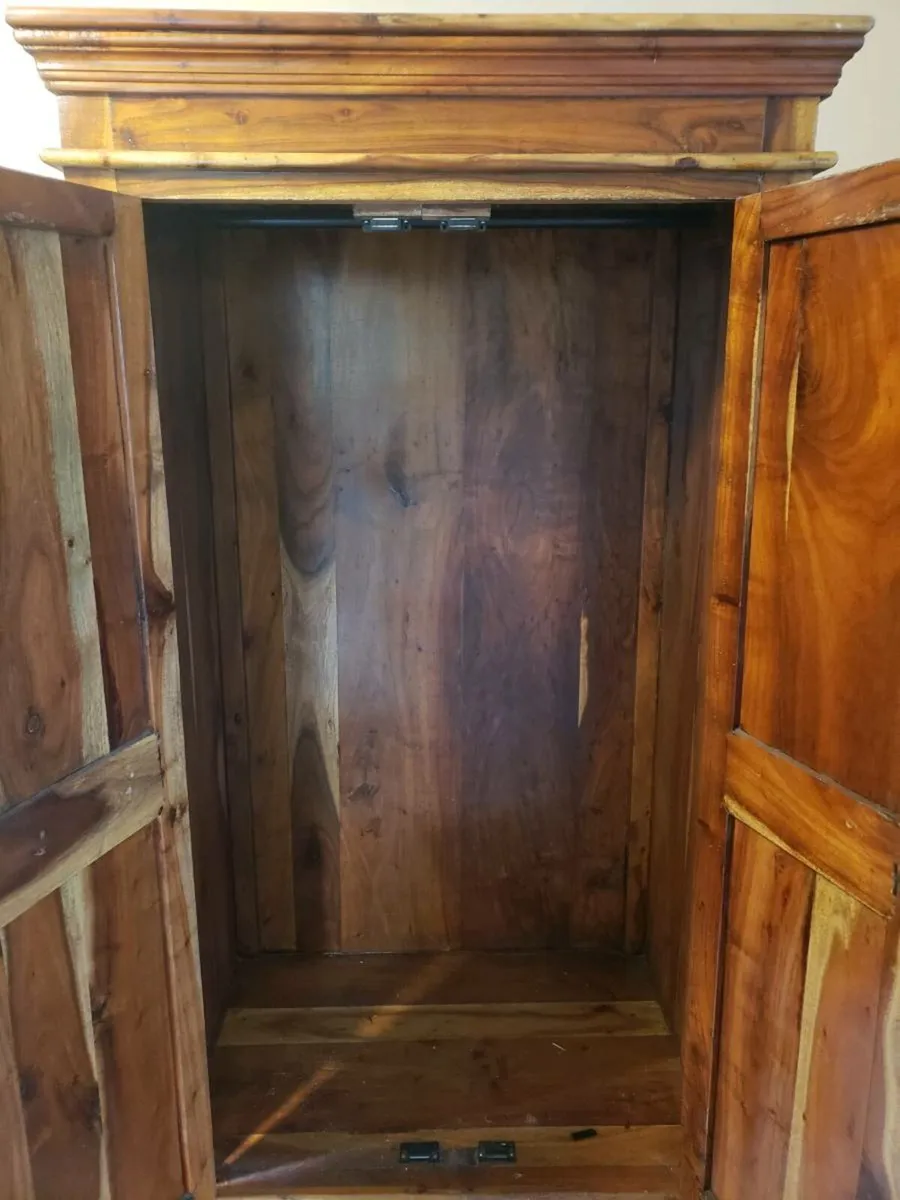 Wardrobe - Image 2
