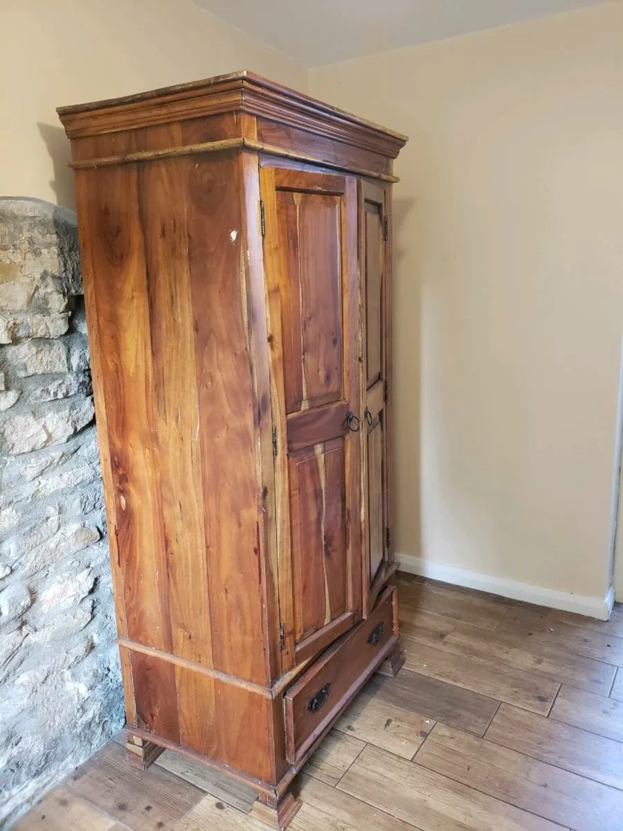 Wardrobe - Image 3