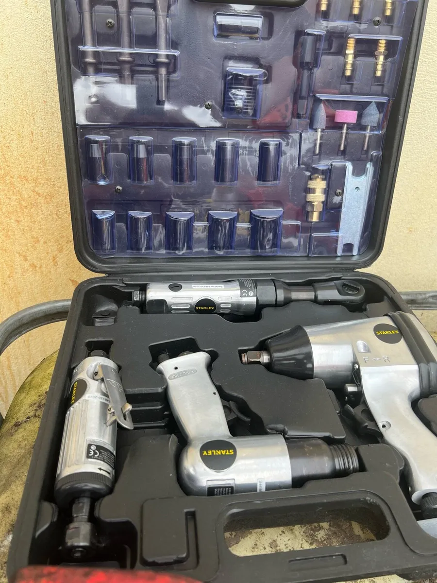 Stanley compressor pneumatic air tool set - Image 1