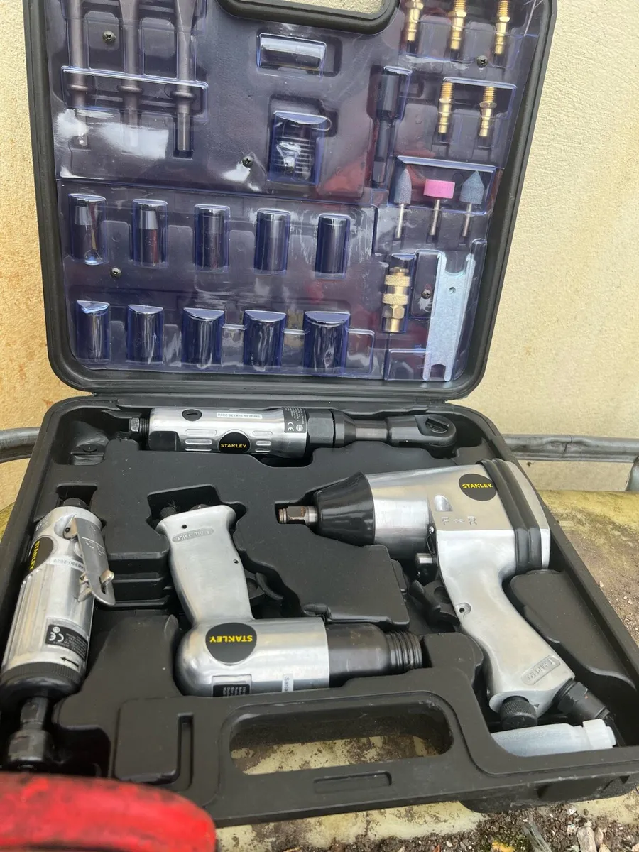 Stanley compressor pneumatic air tool set - Image 2