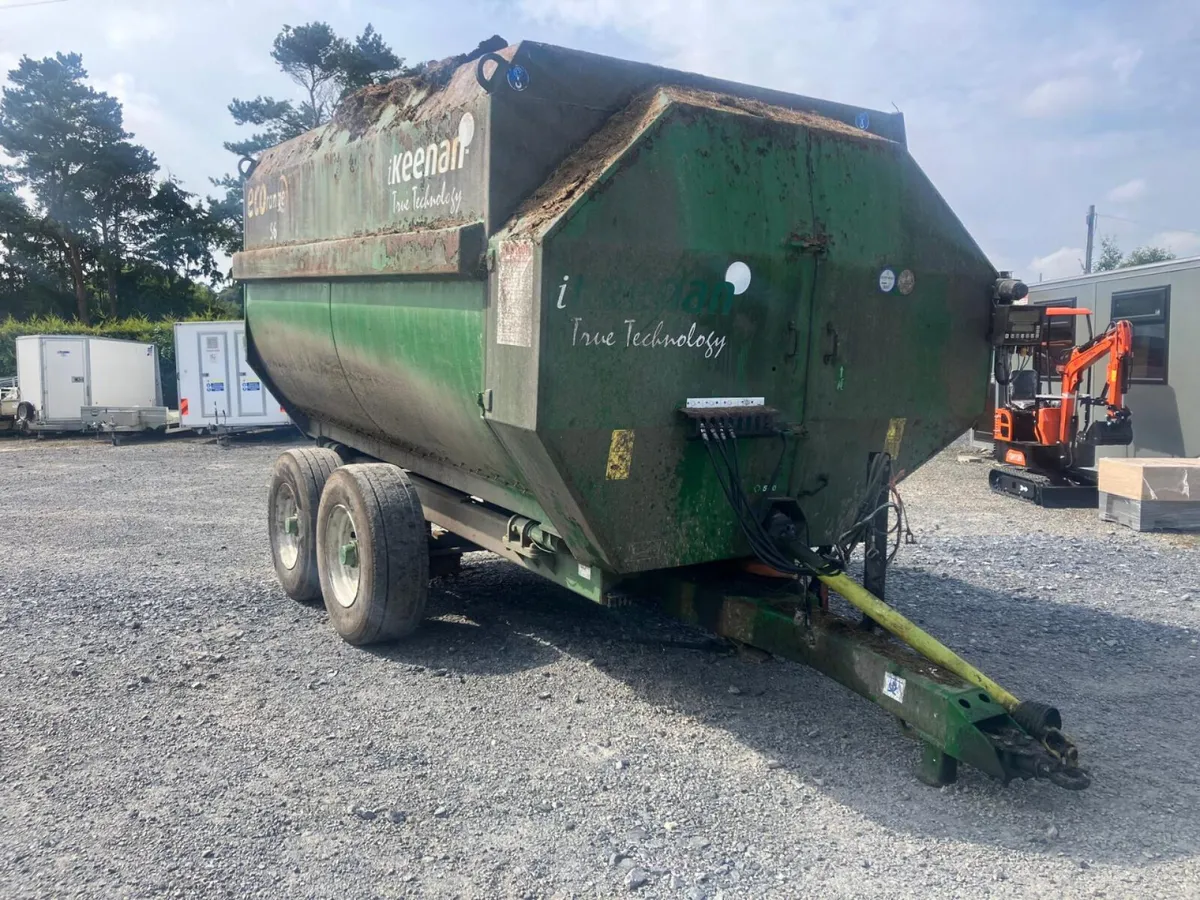 Keenan Twin Axle Diet Feeder **Online Auction** - Image 1