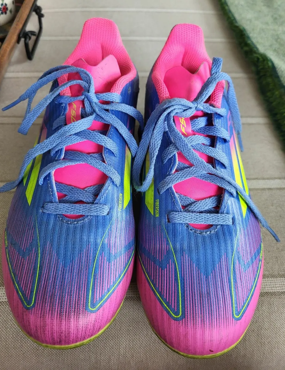 Football shoes