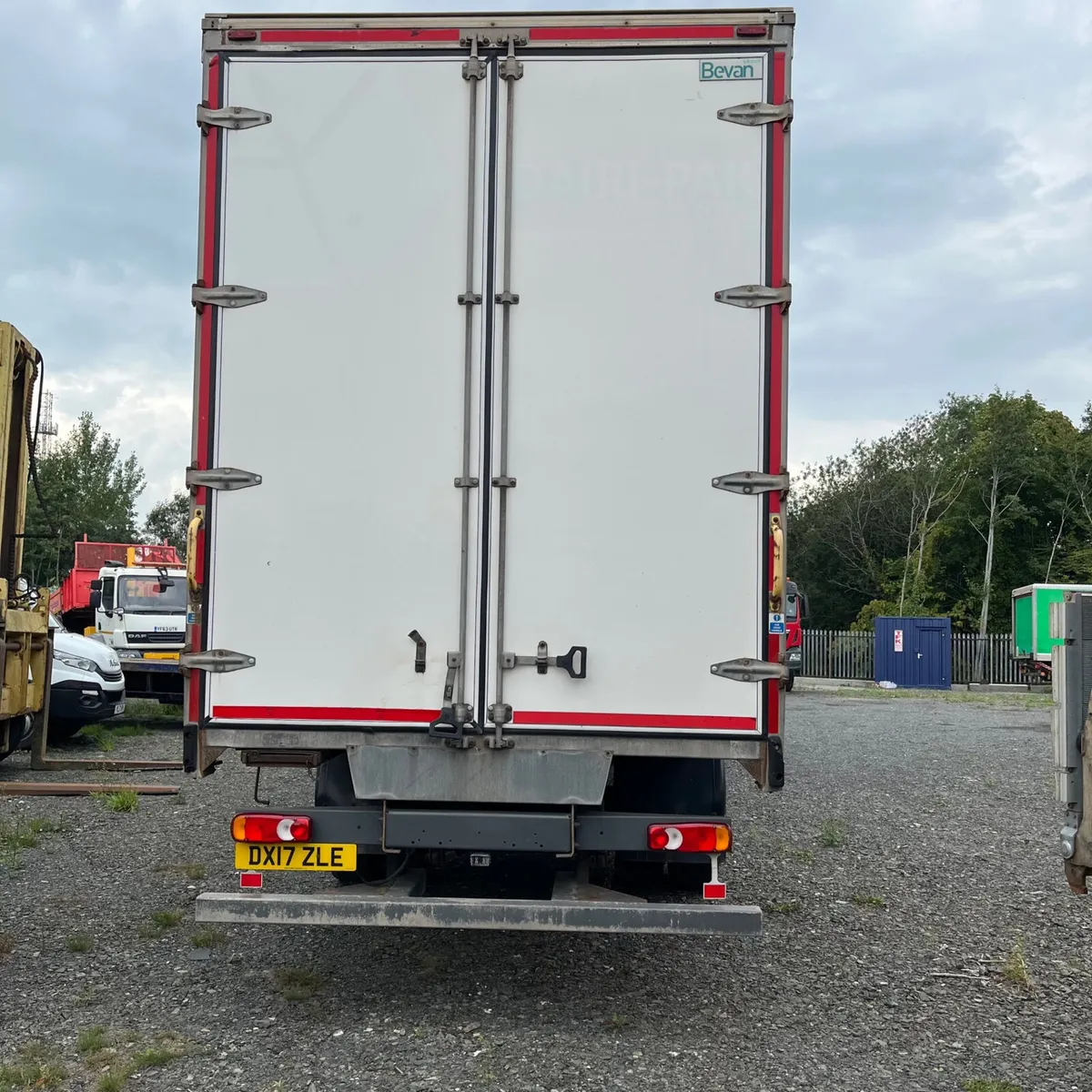 CURTIAN SIDE 18 TON DAF 65 - Image 3
