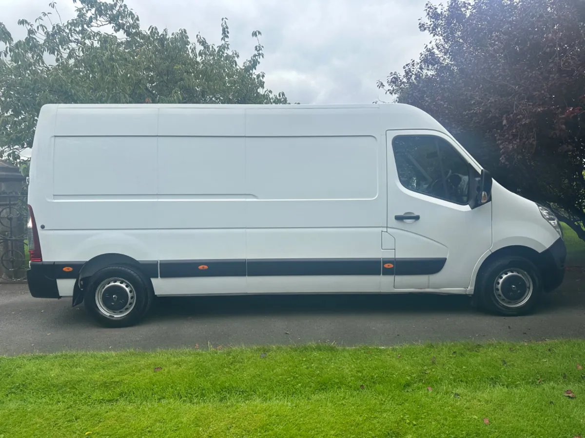 Renault Master 2018 - Image 1