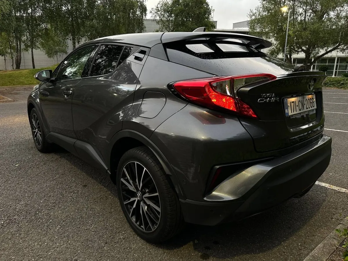 Toyota C-HR 2017 - Image 3