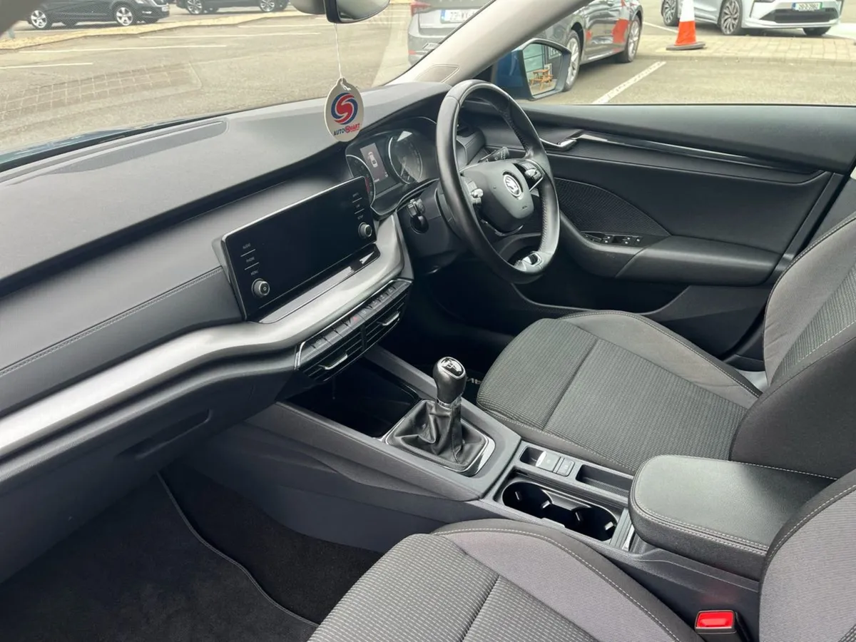 Skoda Octavia Ambition 2.0tdi 115HP Manual - Image 3