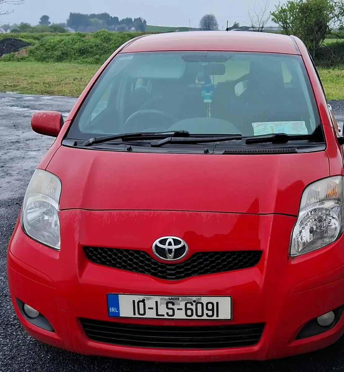 Toyota Yaris 2010 - Image 1