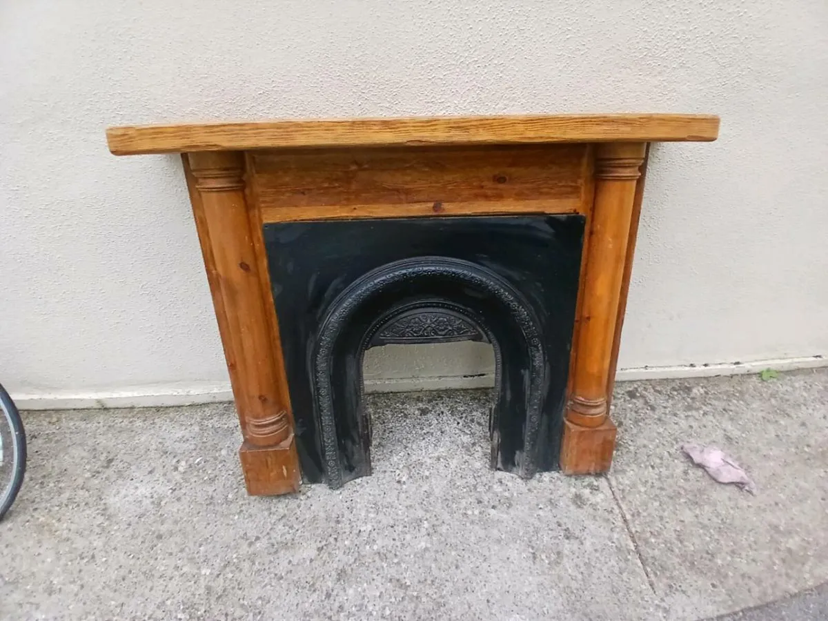 Fireplace & surround - Image 1