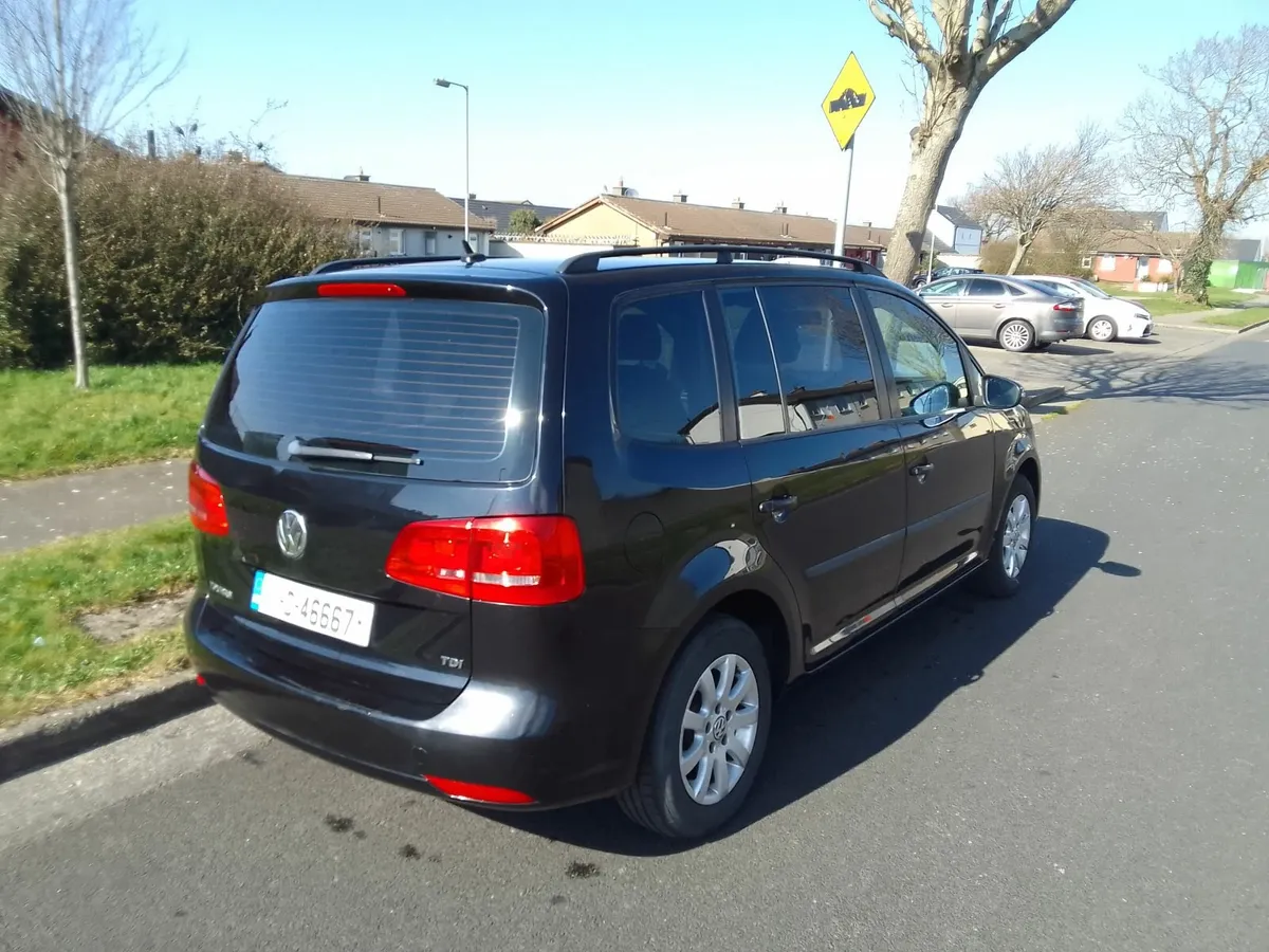 Volkswagen Touran 2011 - Image 4