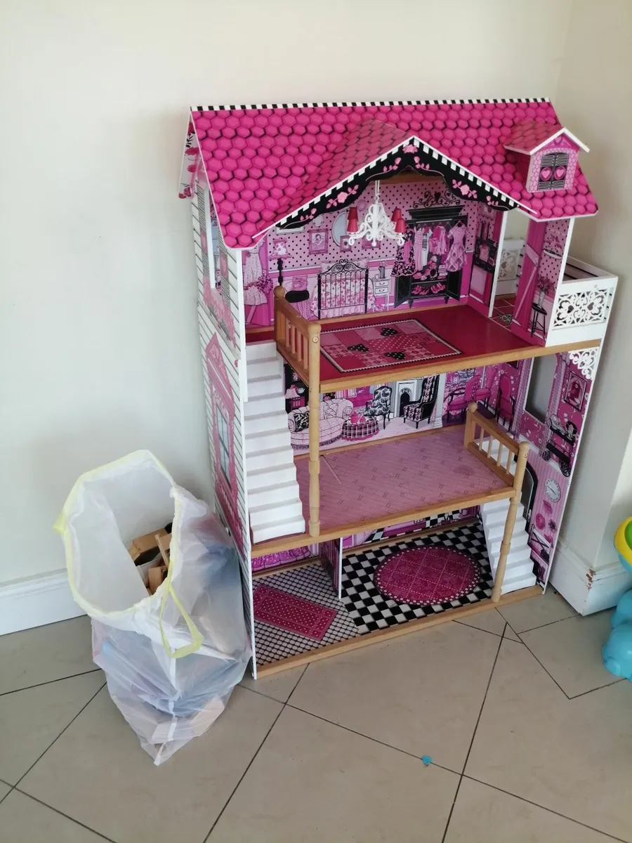 Kids Dollhouse and accessories - Image 1