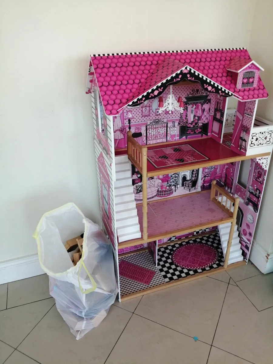 Kids Dollhouse and accessories - Image 2