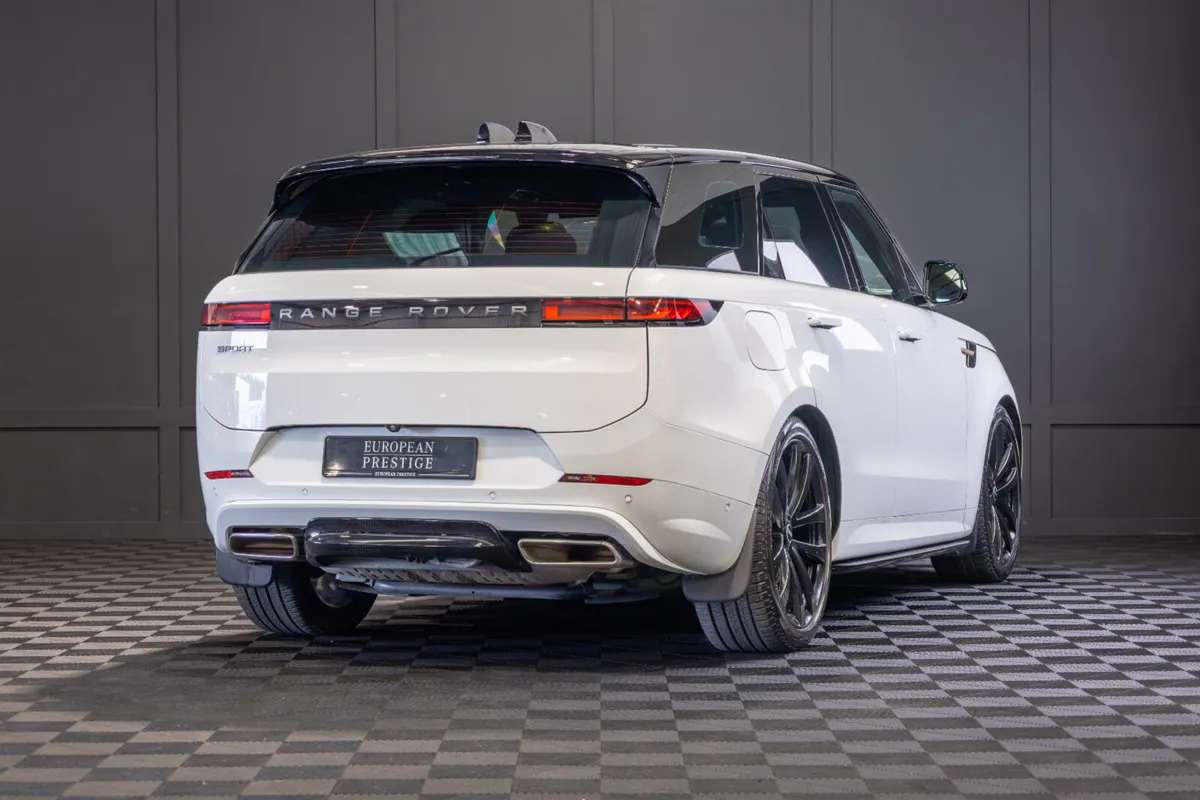 2024 Range Rover Sport P460e Dynamic - Image 3