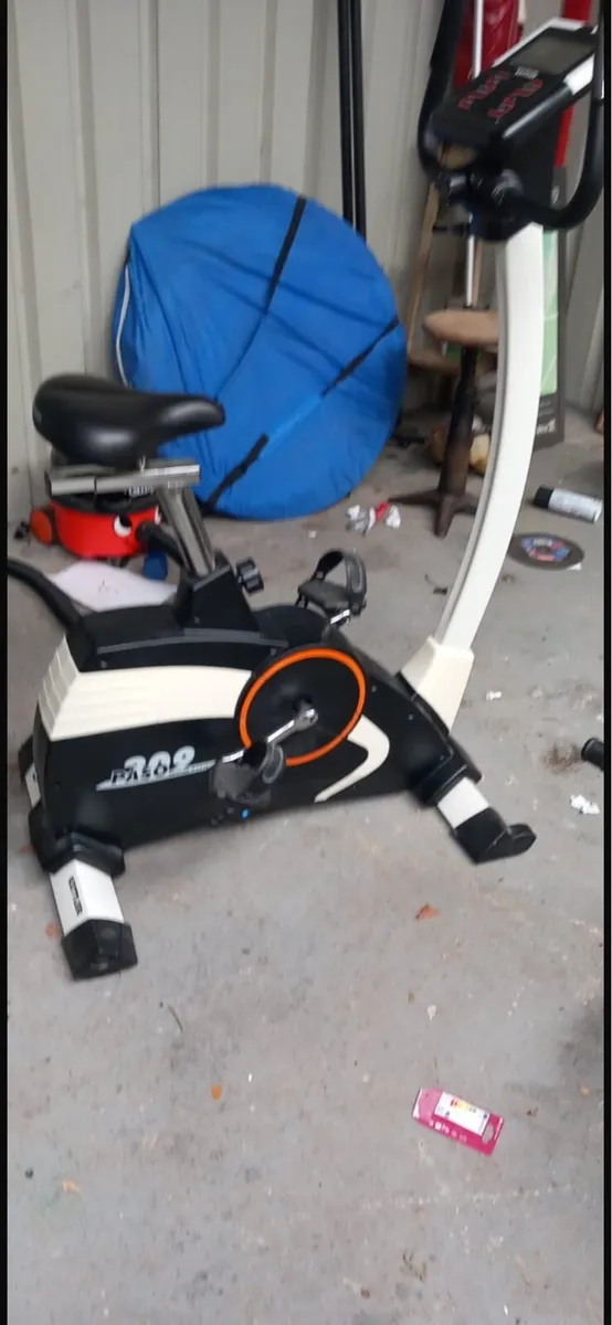 Exercise bike - Image 1