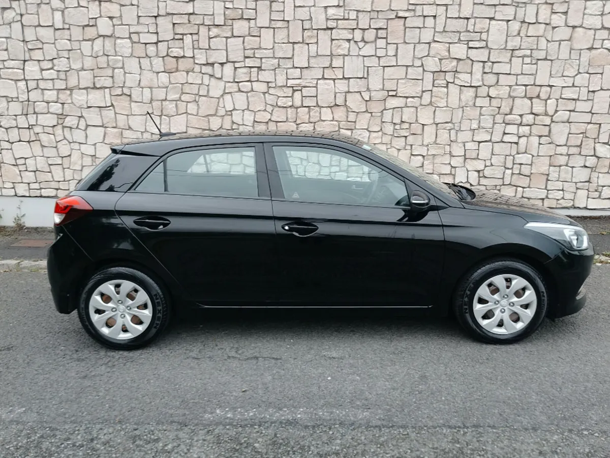 Hyundai i20 S AIR MPI 75PS 5DR - Image 2