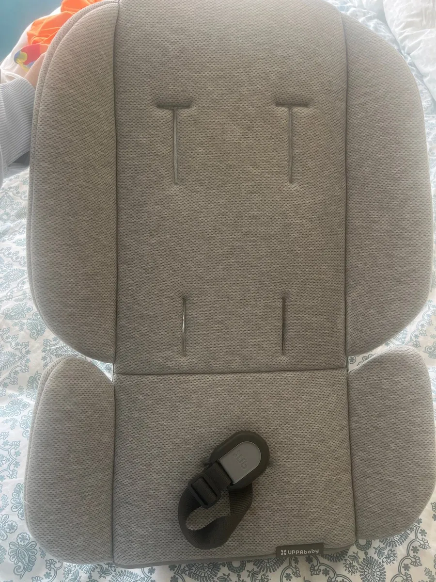 UPPAbaby Vista/Cruz Newborn Comfort Insert - Image 1