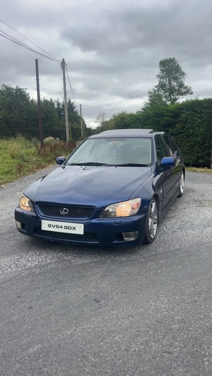 Is200 sport - Image 3