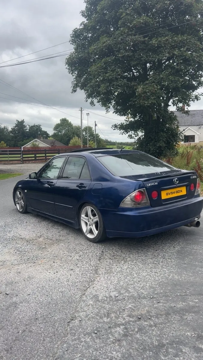 Is200 sport - Image 4
