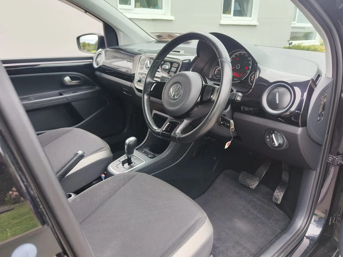 2015 VW Up! High spec - Image 4