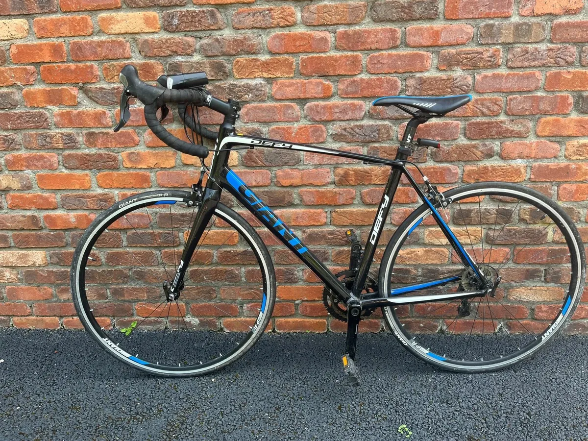 Giant Defy Road Bike - Image 1