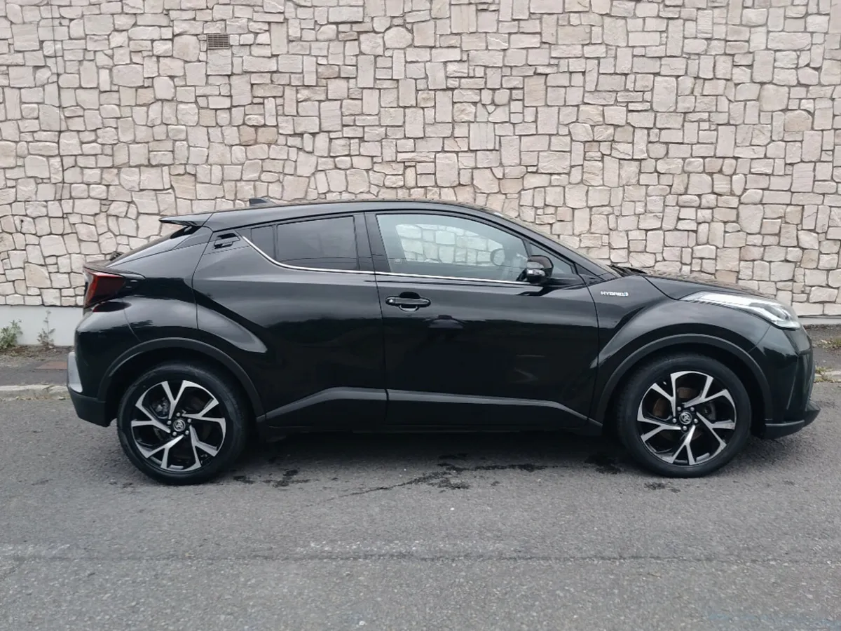 Toyota C-HR 1.8 Hybrid Sport 4DR Auto - Image 2
