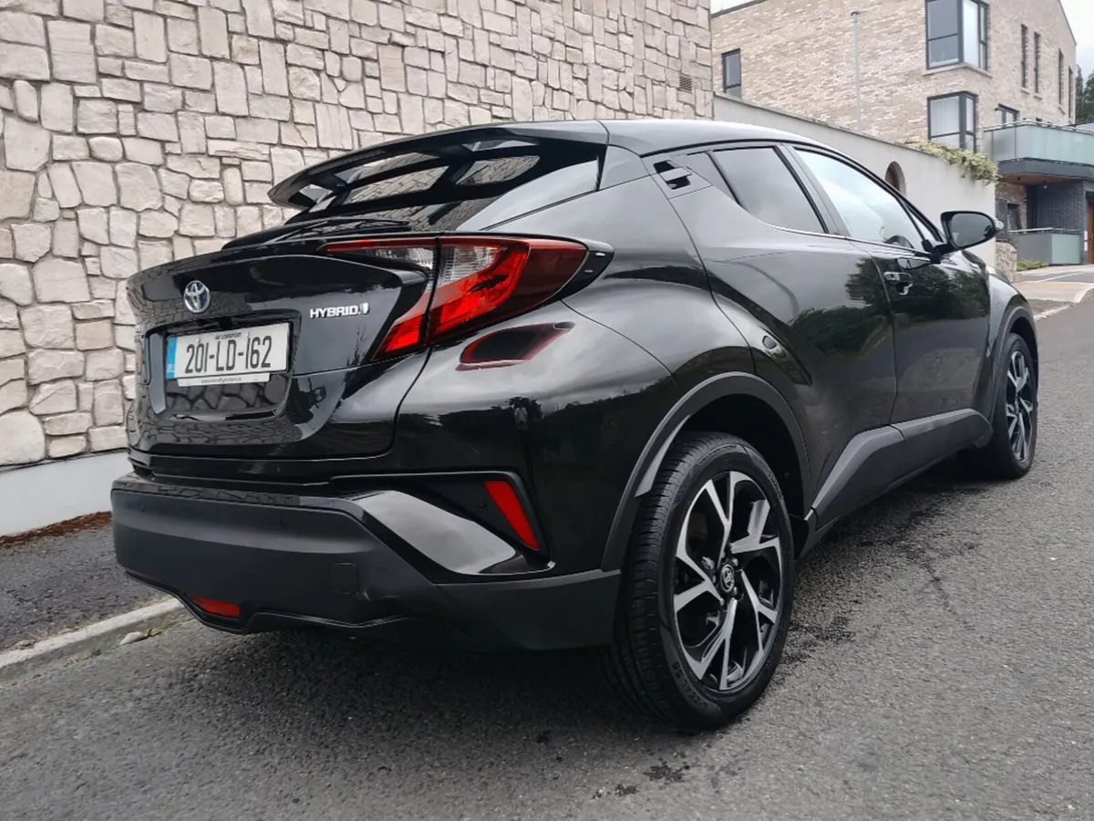 Toyota C-HR 1.8 Hybrid Sport 4DR Auto - Image 3