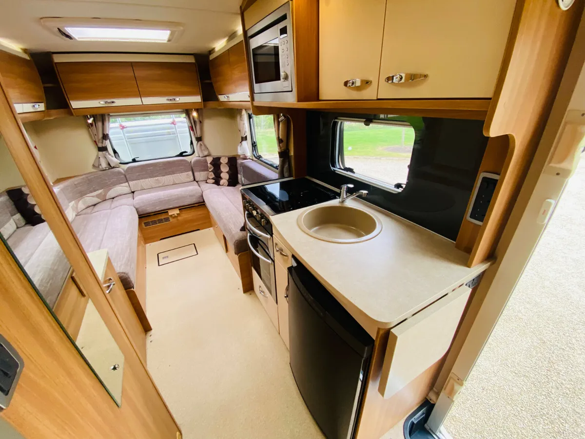 2013 SWIFT SUNDANCE 582PR LOW PROFILE R.H.D - Image 4