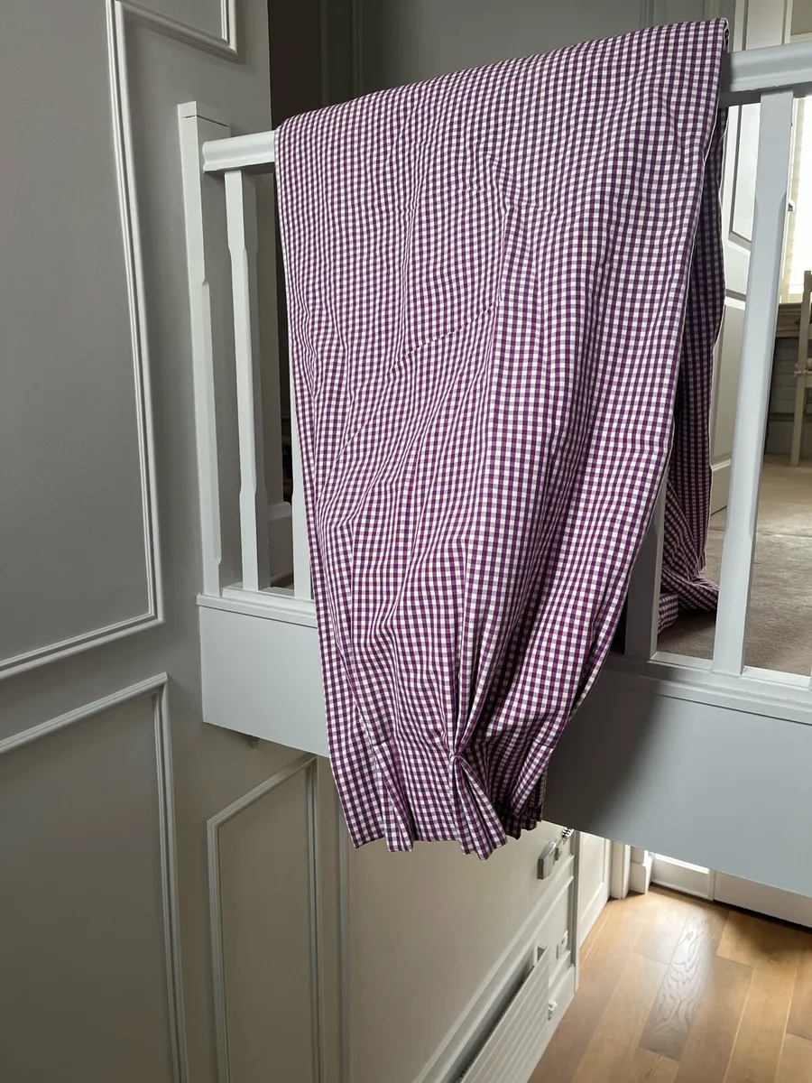 Curtains - Image 3