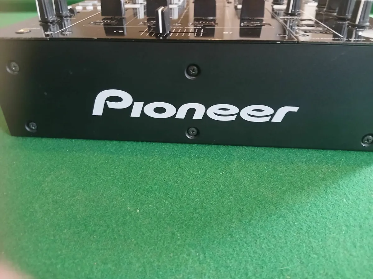 Pioneer DJM 850 - Image 2