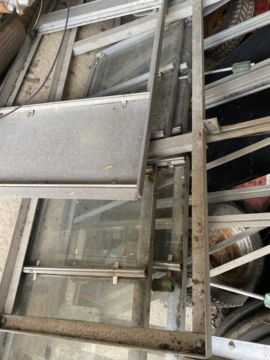 Aluminium glasshouse - Image 2