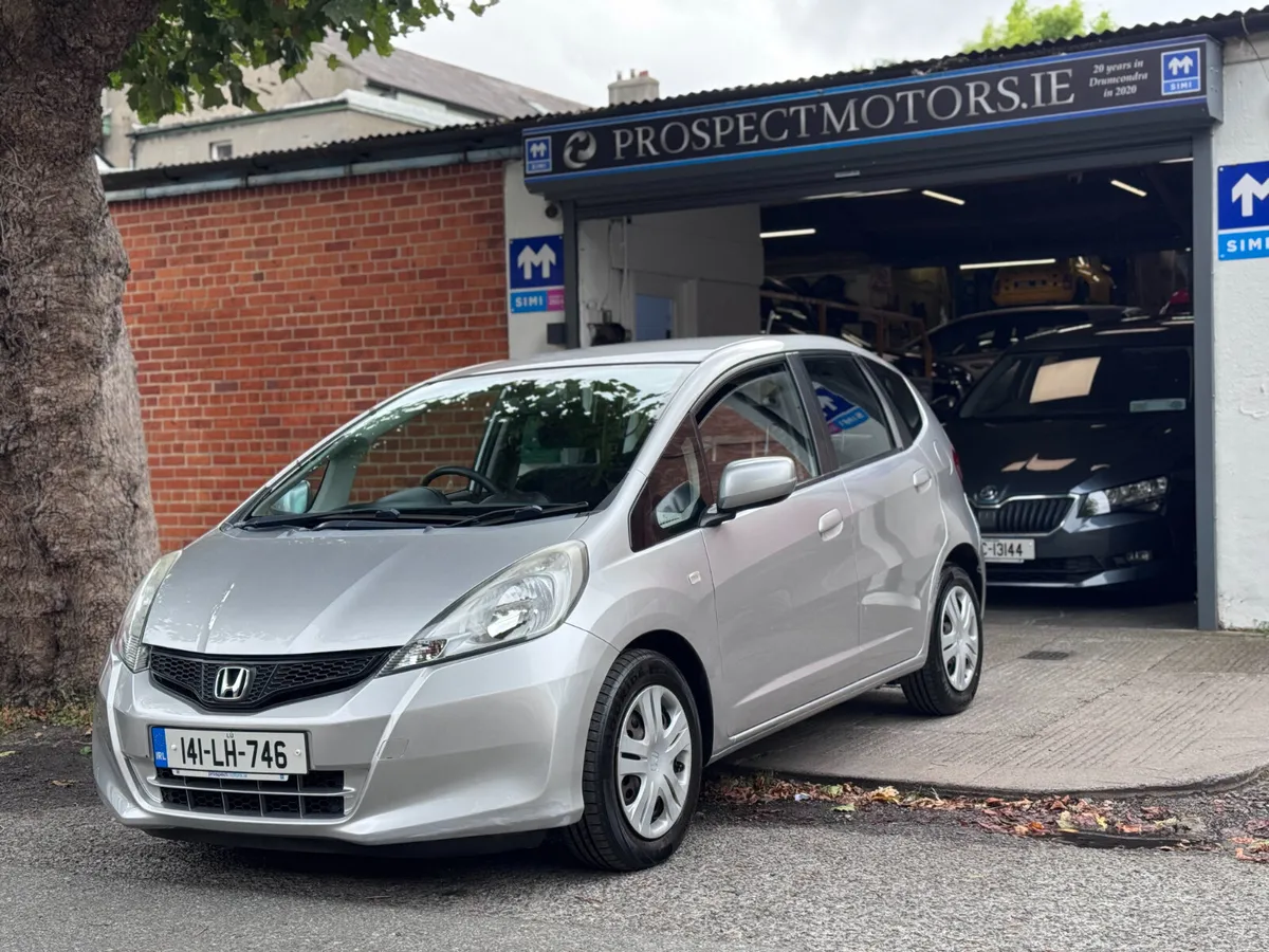 2014 Honda Jazz, 100Kms, 2 Owners, SIMI Dealer - Image 1