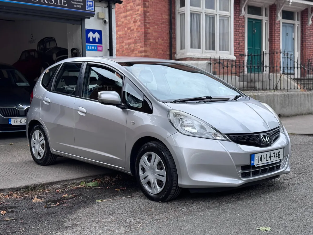 2014 Honda Jazz, 100Kms, 2 Owners, SIMI Dealer - Image 2