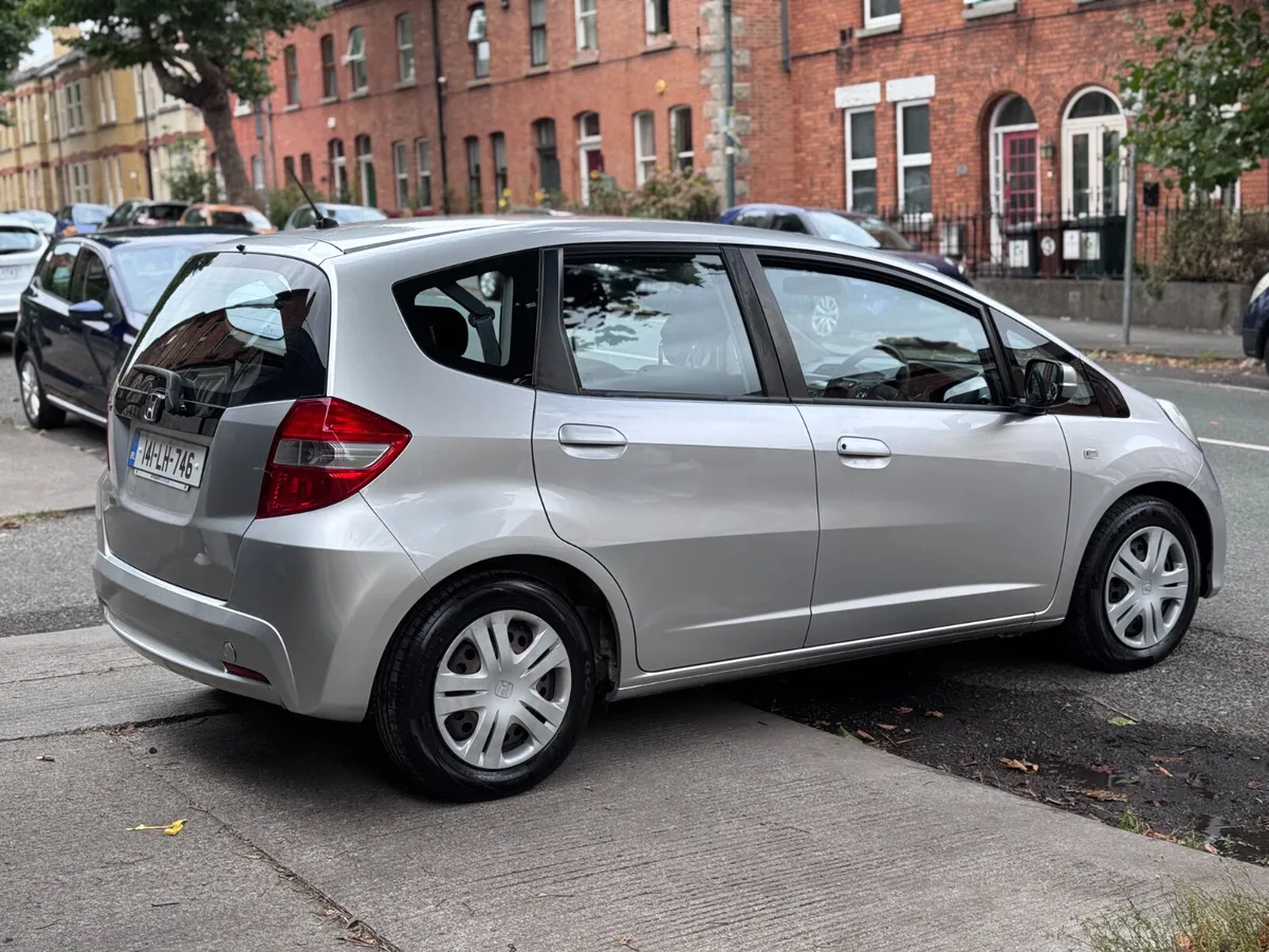 2014 Honda Jazz, 100Kms, 2 Owners, SIMI Dealer - Image 3