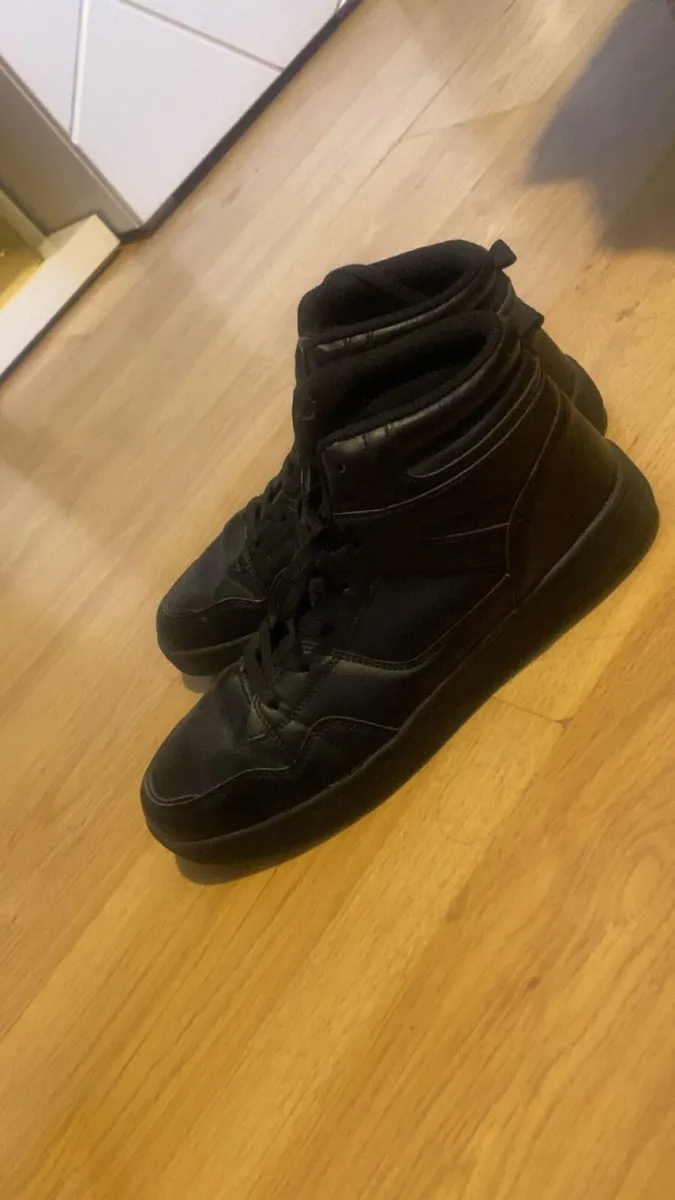 Footwear - Image 3