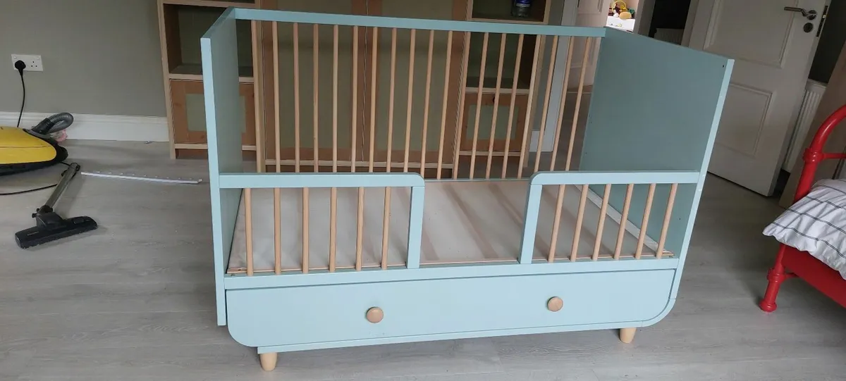 Cot bed and changing table set - Image 2